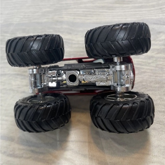 Hot Wheels Red #3 Racing Monster Jam Truck Big Wheel Excellent Condition Car - Picture 10 of 10